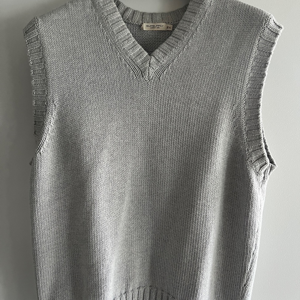 Suitsupply Gray V-Neck Sweater